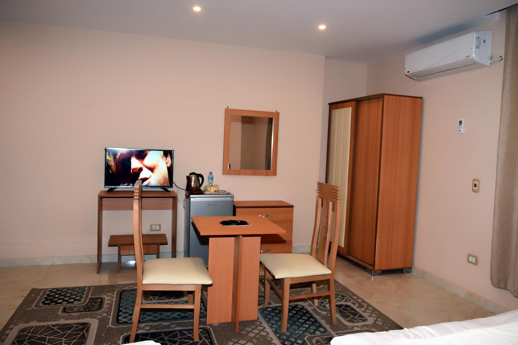 Grand Golden Pyramids View Hotel Kafrat al Jabal Экстерьер фото